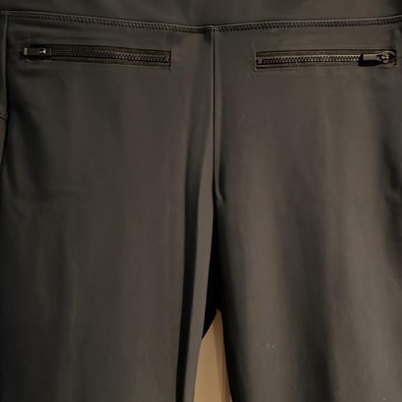 Cute leggings with cute details - Picture 2 of 4